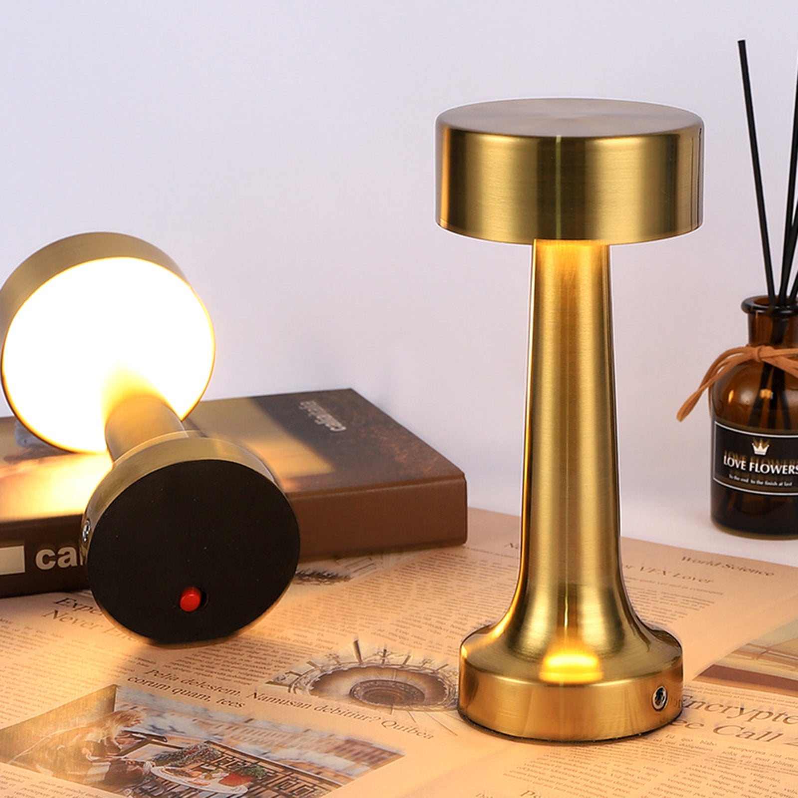 Dumbbells Modern Table Lamp, Metal Bedside Lamp, USB Charging Bedside Lamp, with 3 Brightness Levels for Bedroom, Restaurant Reading Bar Coffee Shop