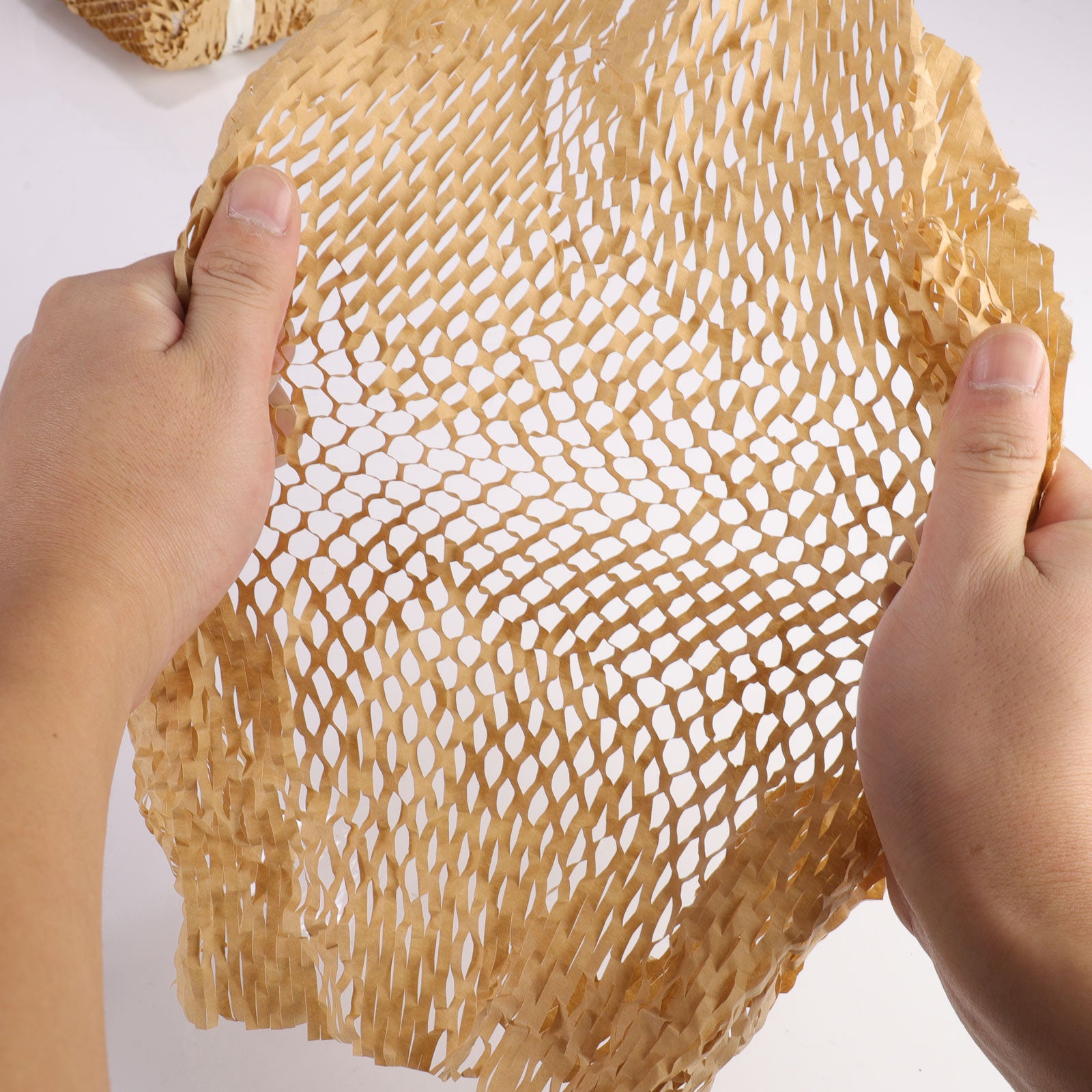 Honeycomb Packing Paper Recyclable Cushioning Wrap Roll for Protecting Fragile Items Transportation Protection
